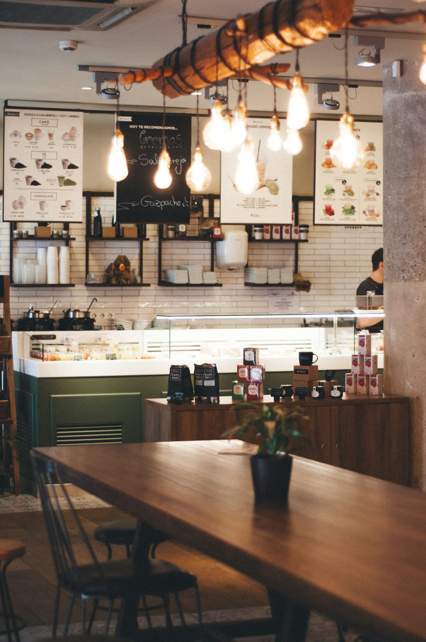 Interior de una cafetería